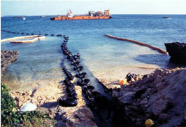 海底送水管の写真