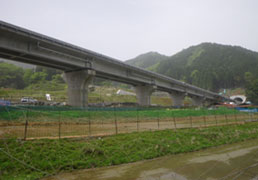 近畿地方整備局殿　畑川橋の写真
