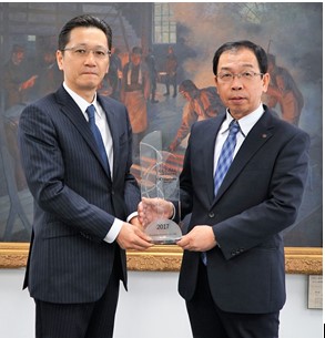 Left: Satoshi Sakurai, IP Solutions Senior Director,　Clarivate Analytics Japan / Right: Tetsuro Ijichi, Corporate Senior Vice President and CTO, Furukawa Electric Co., Ltd.